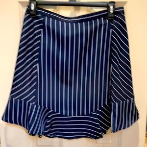 EUC J Crew Navy stripe skirt. Size 2
